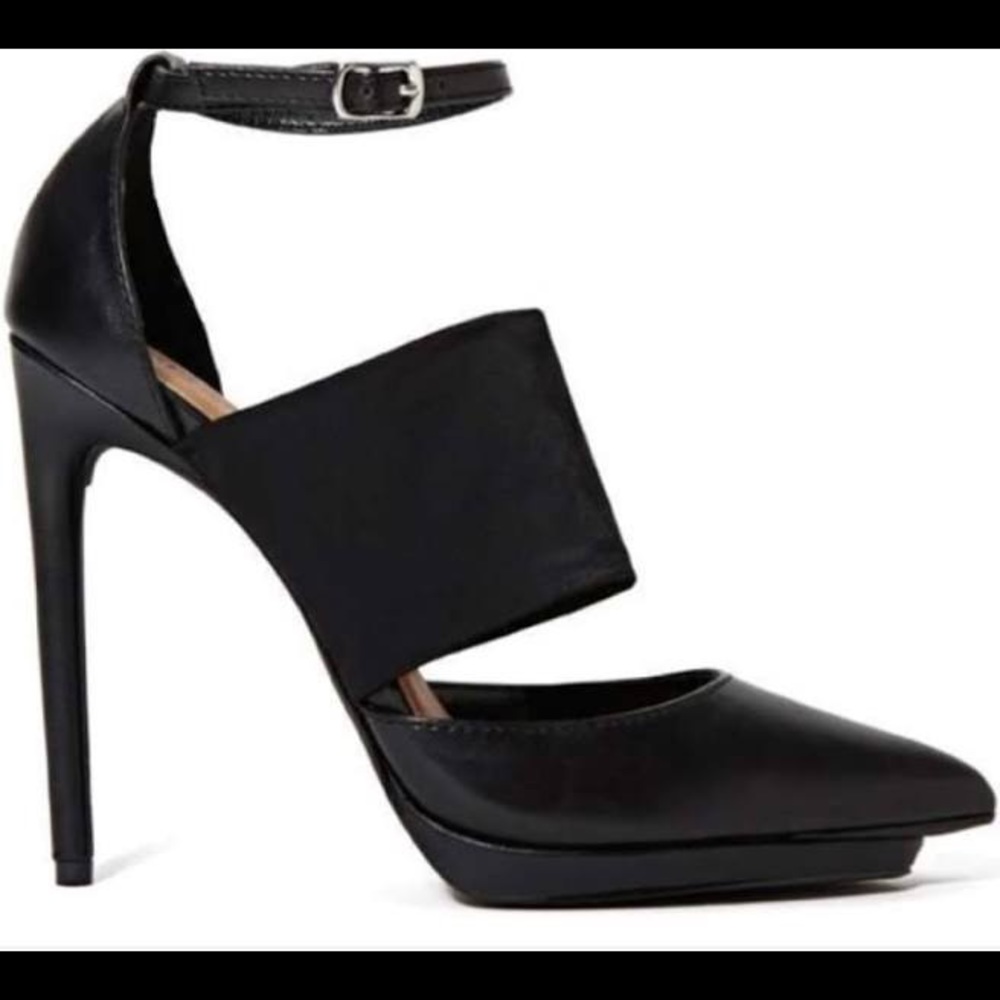 nasty gal black highway pump